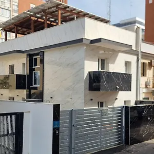 Luxury House Отель типа 